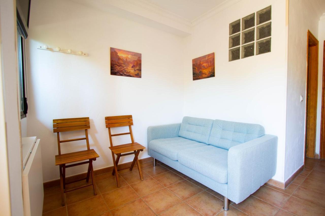 Apartamentos Turisticos Trajano Bolonia Exterior photo